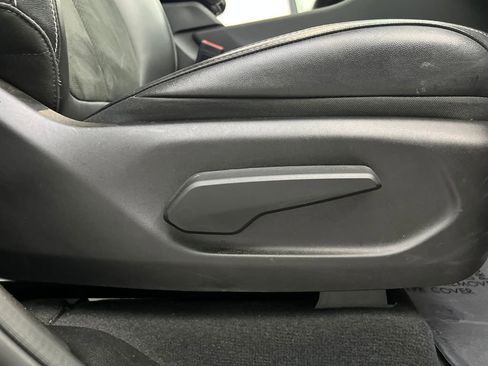 Used 2025 Jeep Grand Cherokee Altitude image 21