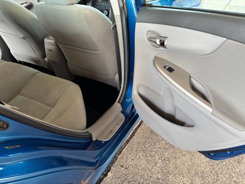 Used 2010 Toyota Corolla LE FWD image 18