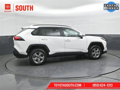 Used 2025 Toyota RAV4 XLE image 3