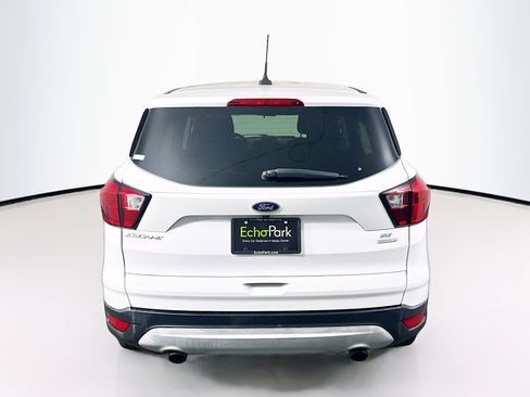 Used 2019 Ford Escape SE image 7