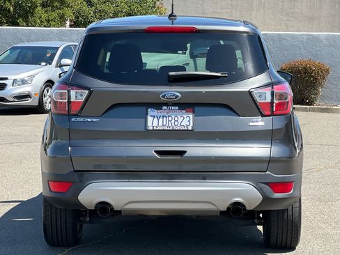 Used 2017 Ford Escape SE FWD image 8