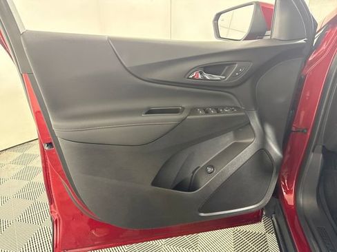 Used 2023 Chevrolet Equinox RS image 27