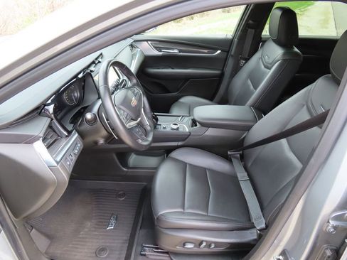 Certified 2024 Cadillac XT5 Sportv w/ Technology Package AWD/4WD image 25