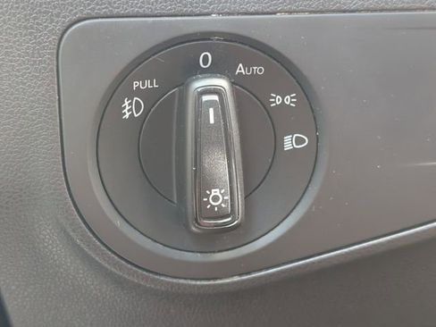 Used 2018 Volkswagen Tiguan S FWD image 27