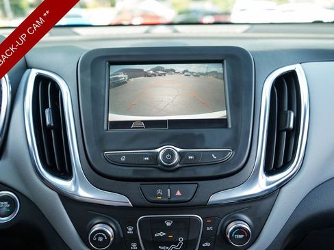 Used 2022 Chevrolet Equinox LS FWD image 10