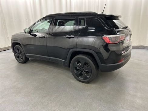 Used 2021 Jeep Compass Latitude image 3