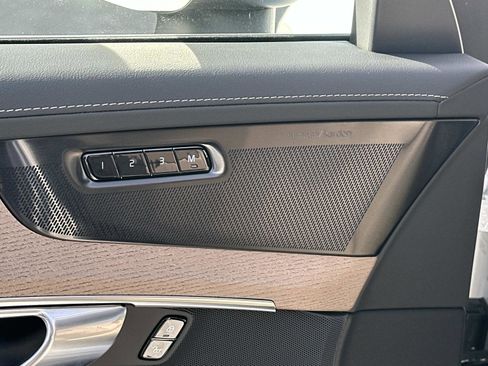 New 2026 Volvo XC90 B6 Plus w/ Protection Package Premier image 12