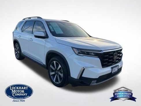 Used 2025 Honda Pilot Elite image 1