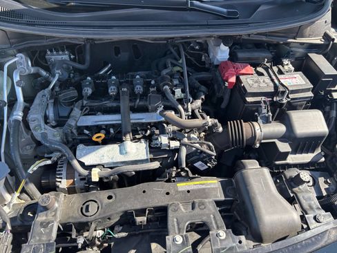 Used 2025 Nissan Versa SV FWD image 30