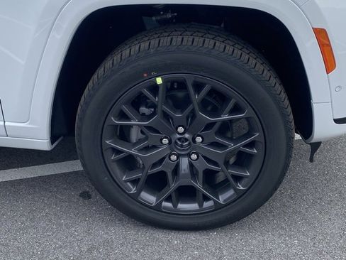 New 2025 Jeep Grand Cherokee L Summit image 11