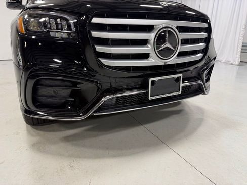 Used 2026 Mercedes-Benz GLS 450 4MATIC image 11