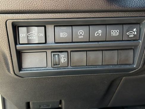 Used 2025 Toyota Tundra SR5 w/ SR5 Convenience Package AWD/4WD image 27