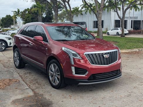 Used 2024 Cadillac XT5 Premium Luxury image 3