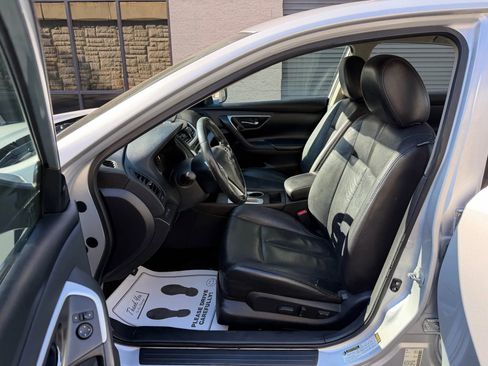 Used 2016 Nissan Altima 2.5 SV FWD image 22