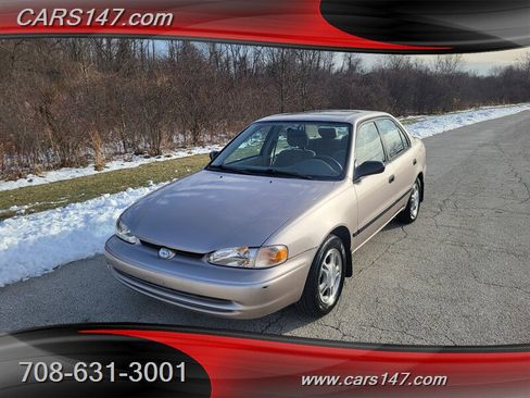 Used 2002 Chevrolet Prizm LSi image 1