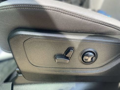 Used 2023 RAM 1500 Big Horn AWD/4WD image 16