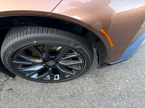 Certified 2025 Toyota Crown Signia image 31