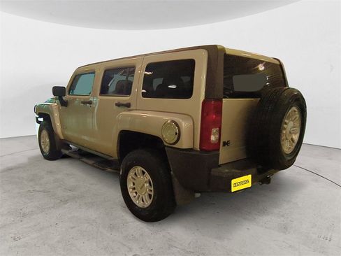 Used 2008 HUMMER H3 image 3