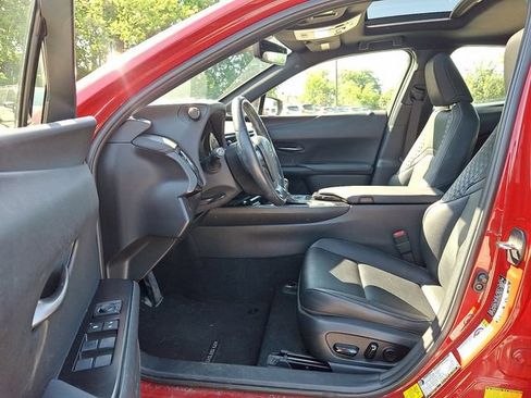Used 2019 Lexus UX 250h w/ Premium Package AWD/4WD image 13