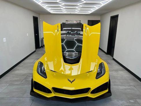 Used 2019 Chevrolet Corvette ZR1 w/ Chrome Badge Package RWD image 11