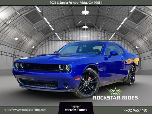 Used 2018 Dodge Challenger SXT w/ Blacktop Package RWD image 1