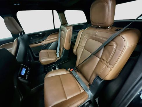 Used 2022 Lincoln Aviator Reserve w/ Equipment Group 201A AWD/4WD image 30