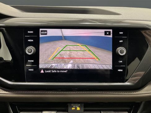 Used 2022 Volkswagen Taos SEL image 10