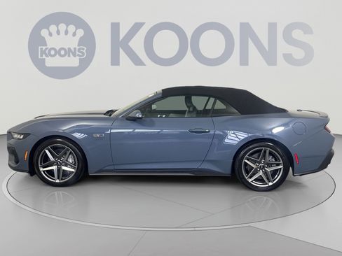 Used 2025 Ford Mustang GT Premium RWD image 2