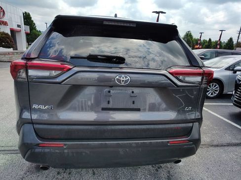 Used 2019 Toyota RAV4 LE w/ Carpet Mat Package FWD image 5