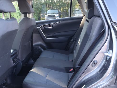 Used 2025 Toyota RAV4 XLE FWD image 12
