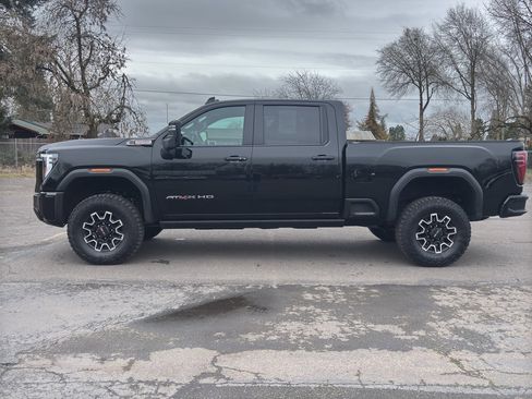 Used 2025 GMC Sierra 2500 AT4X image 22