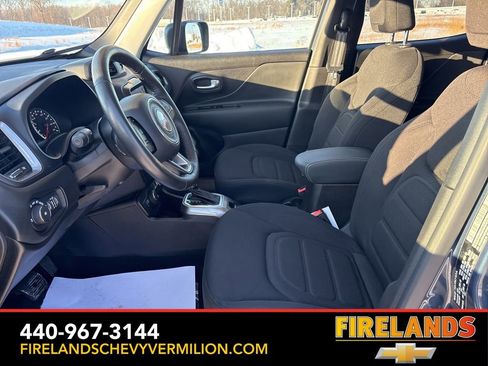 Used 2022 Jeep Renegade Latitude w/ Convenience Group image 3