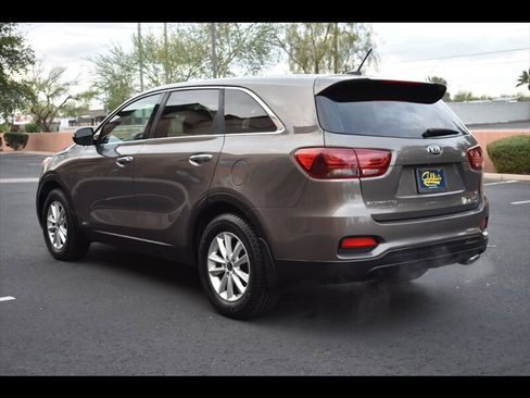Used 2019 Kia Sorento LX image 6