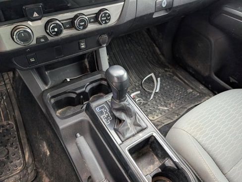 Used 2016 Toyota Tacoma SR image 4