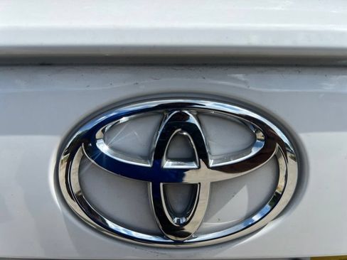 Used 2024 Toyota RAV4 XLE AWD/4WD image 10