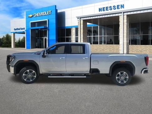 Used 2025 GMC Sierra 3500 SLT w/ SLT Premium Package AWD/4WD image 4