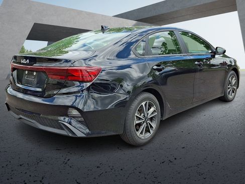 Used 2024 Kia Forte LXS FWD image 7