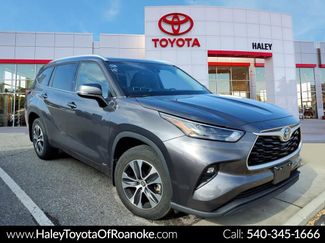 Used 2022 Toyota Highlander XLE video 1