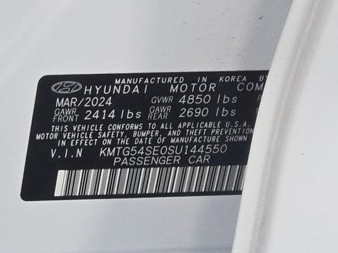 Used 2025 Genesis G70 3.3T Advanced w/ Sport Prestige Package image 19