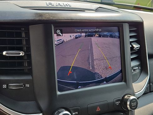 Used 2020 RAM 1500 Big Horn AWD/4WD image 17