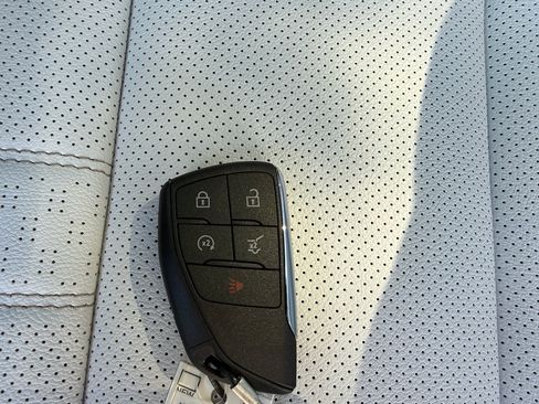New 2026 Chevrolet Traverse High Country w/ LPO, Floor Liner Package FWD image 34