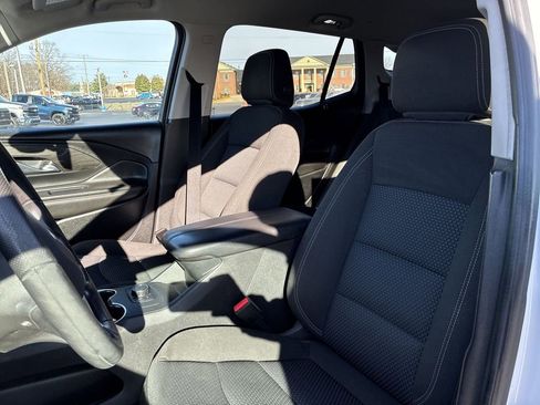 Used 2022 GMC Terrain SLE image 11