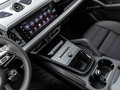 New 2026 Porsche Cayenne S image 31