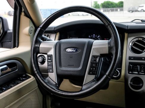 Used 2017 Ford Expedition Limited w/ Equipment Group 301A RWD image 17
