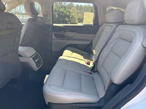 Used 2025 Lincoln Nautilus Premier w/ Jet Appearance Package image 28