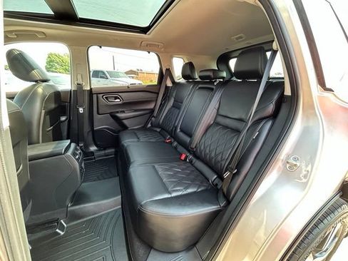 Used 2021 Nissan Rogue Platinum AWD/4WD image 39