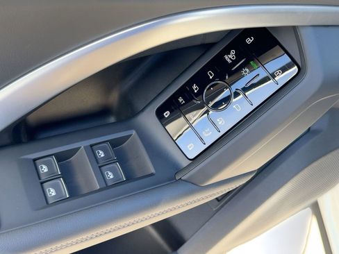 New 2025 Audi Q5 Prestige image 13