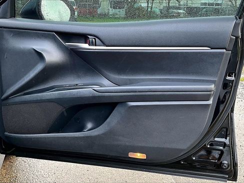 Used 2019 Toyota Camry LE image 23