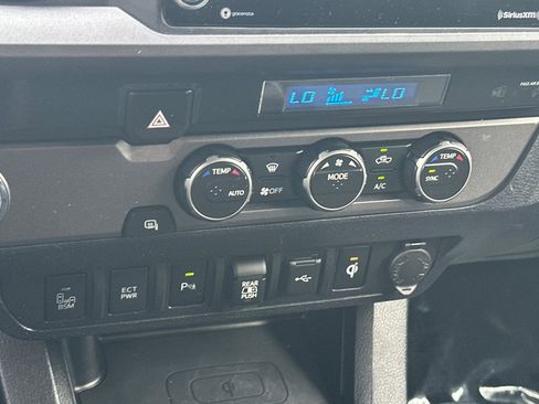 Used 2021 Toyota Tacoma TRD Sport w/ Technology Package image 18