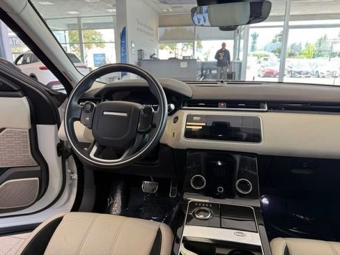 Used 2019 Land Rover Range Rover Velar R-Dynamic SE AWD/4WD image 24